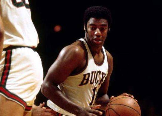 艾塞申以其 艾塞申以其